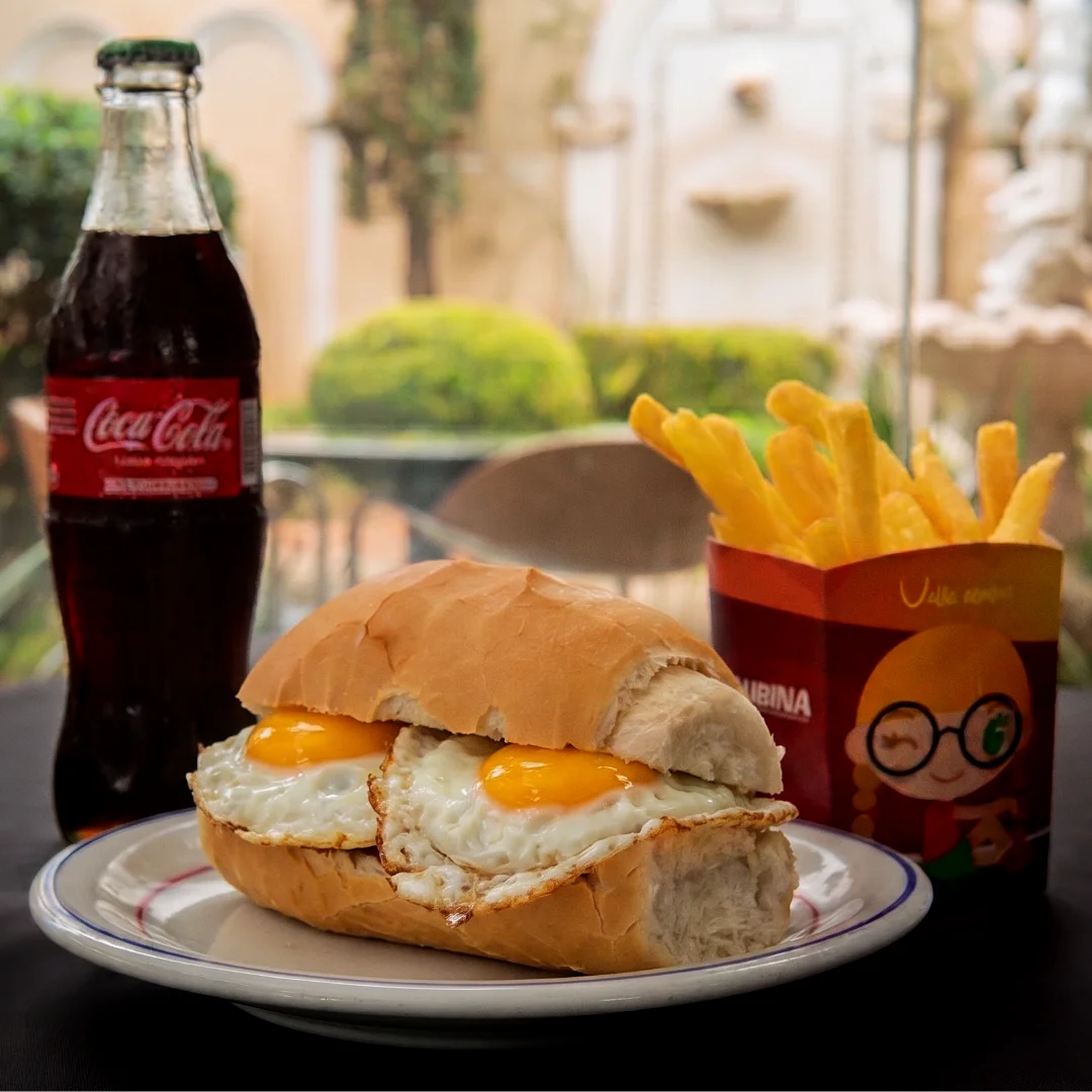 Pão com Dois Ovos